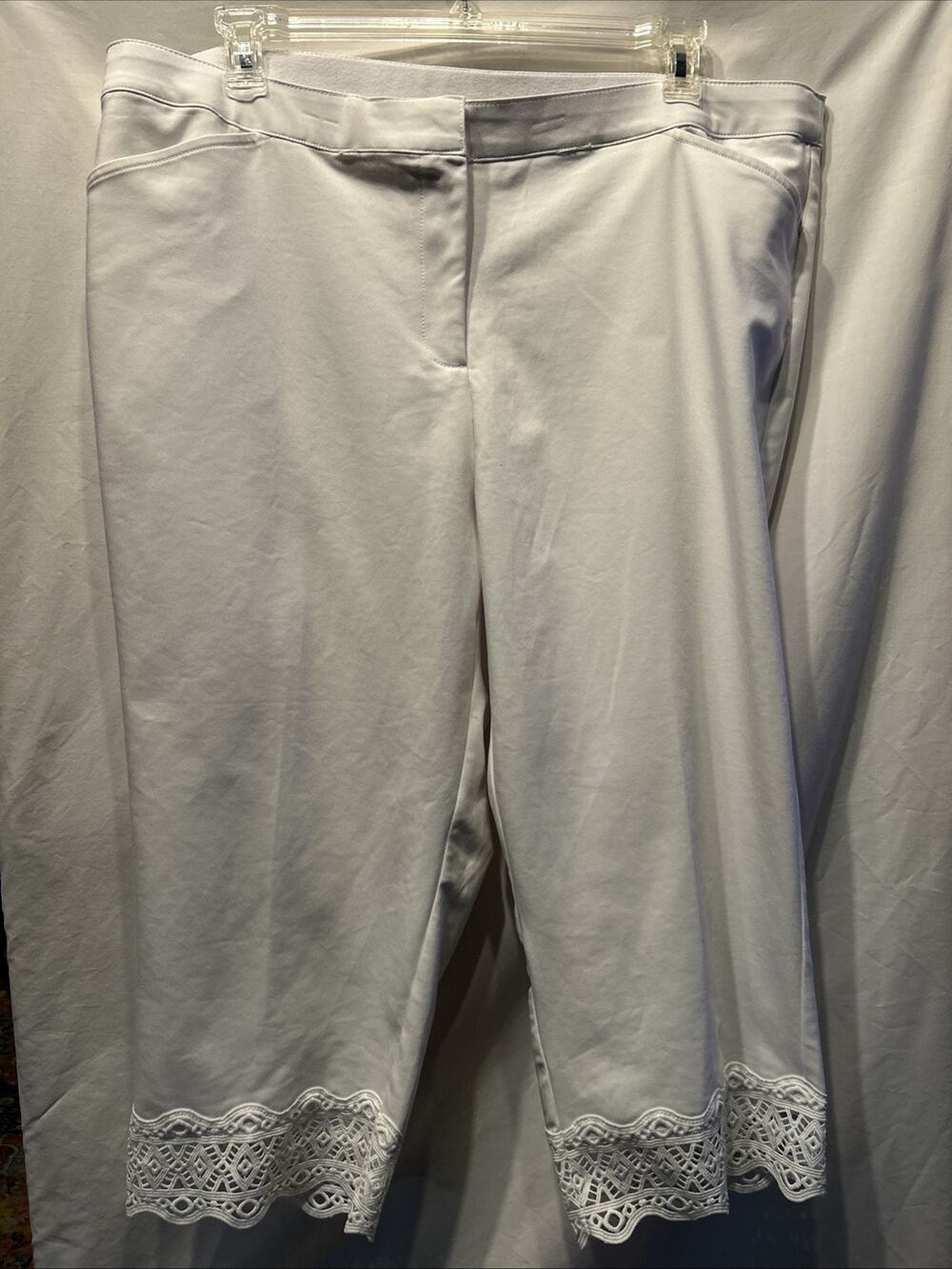 Ruby Rd. Women's 20w White Capri Pants With Crochet Cuff Beach Summer Cruise
